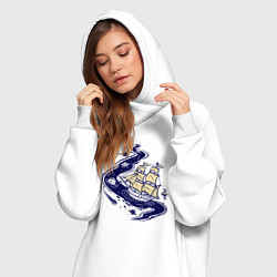 Женское худи-платье Парусник в космосе, цвет: белый — фото 2