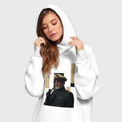 Женское худи-платье Мужчина капитан с трубкой поп-арт ретро 1970-е, цвет: белый — фото 2