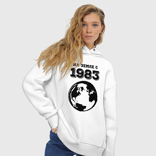 Женское худи оверсайз На Земле с 1983 с краской на светлом / Белый – фото 3