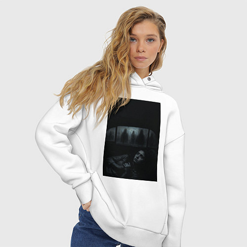 Женское худи оверсайз Девушка прячется в машине ужасы триллер / Белый – фото 3