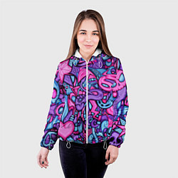Куртка с капюшоном женская Узор розово-фиолетовый черепа и сердца, цвет: 3D-белый — фото 2