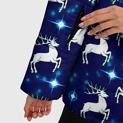 Куртка зимняя женская Новогодние олени и звезды, цвет: 3D-светло-серый — фото 2
