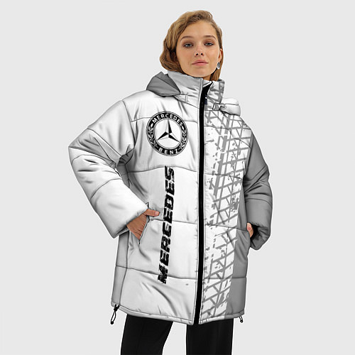 Женская зимняя куртка Mercedes speed на светлом фоне со следами шин: по- / 3D-Черный – фото 3