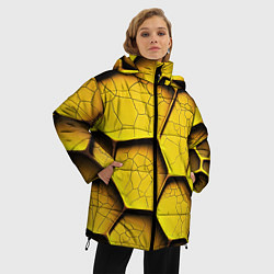 Куртка зимняя женская Желтые шестиугольники с трещинами - объемная текст, цвет: 3D-черный — фото 2