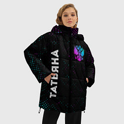 Куртка зимняя женская Татьяна и неоновый герб России вертикально, цвет: 3D-черный — фото 2