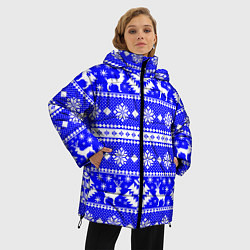 Куртка зимняя женская Новый год ели и олени на синем фоне, цвет: 3D-черный — фото 2