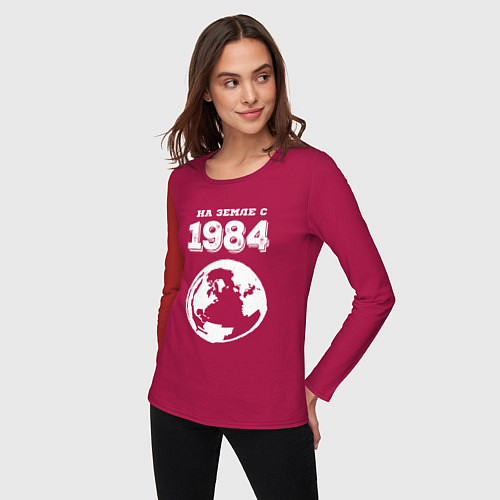 Женский лонгслив На Земле с 1984 с краской на темном / Маджента – фото 3