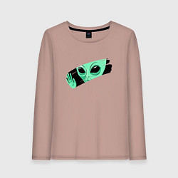 Лонгслив хлопковый женский Взгляд инопланетянина через стекло, цвет: пыльно-розовый