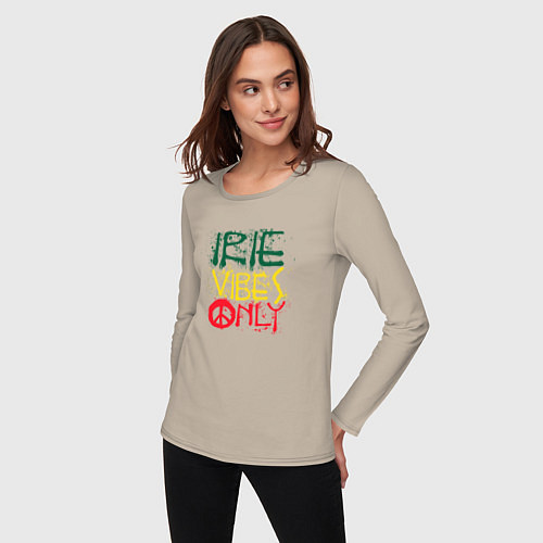 Женский лонгслив Irie vibes only / Миндальный – фото 3