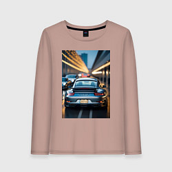 Женский лонгслив Porsche 911 в городе