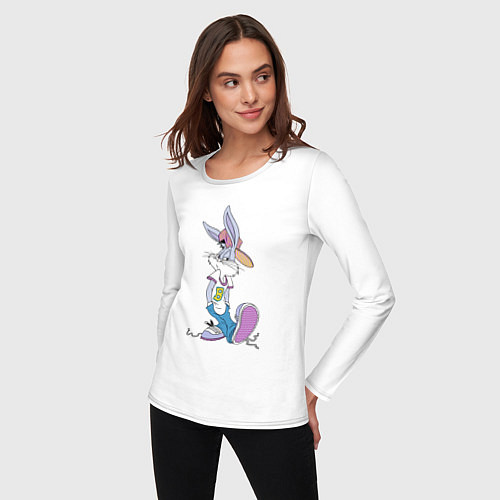 Женский лонгслив Bugs Bunny in the sneakers / Белый – фото 3