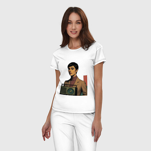 Женская пижама Брюнетка и радиоприемник ретрофутуризм поп-арт 197 / Белый – фото 3