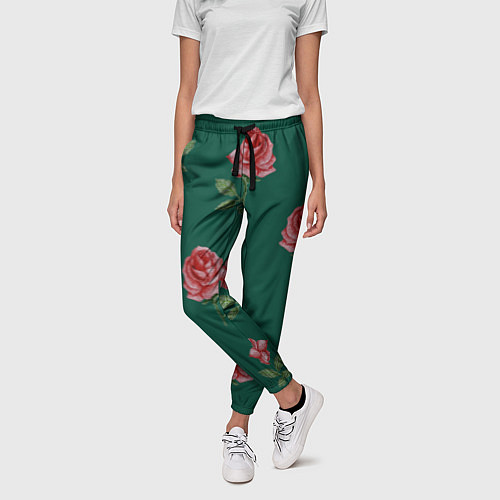 Женские брюки Ярко красные розы на темно-зеленом фоне / 3D-принт – фото 3