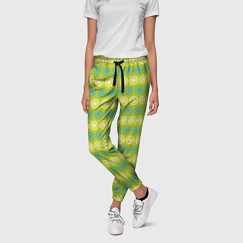 Женские брюки Зеленые и белые кружки / 3D-принт – фото 3