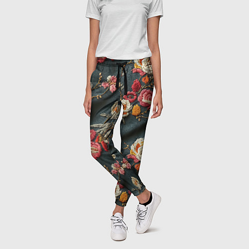 Женские брюки Эффект вышивки разные цветы / 3D-принт – фото 3