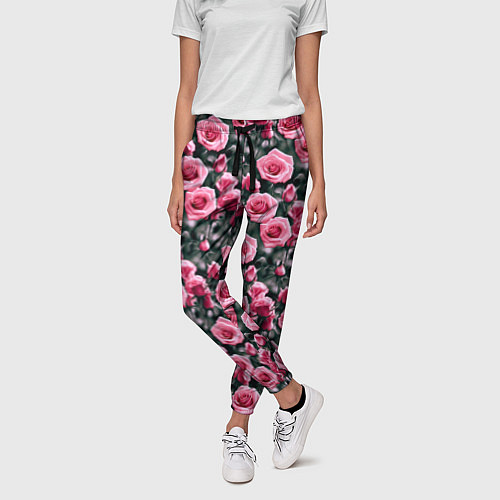 Женские брюки Кусты розовых роз на сером фоне / 3D-принт – фото 3