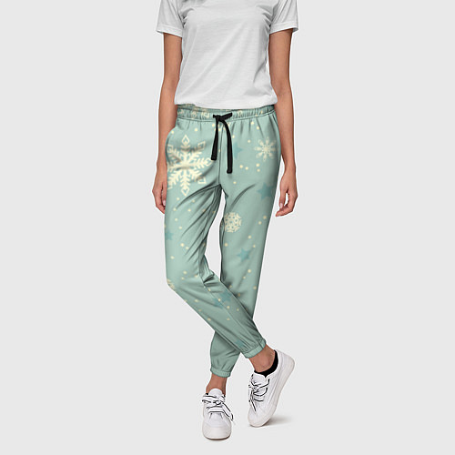 Женские брюки Снежинки и звезды на матно зеленем / 3D-принт – фото 3