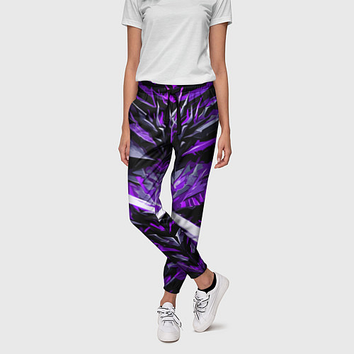 Женские брюки Фиолетовый камень на чёрном фоне / 3D-принт – фото 3