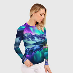 Рашгард женский Северное сияние над горами - неоновое свечение, цвет: 3D-принт — фото 2