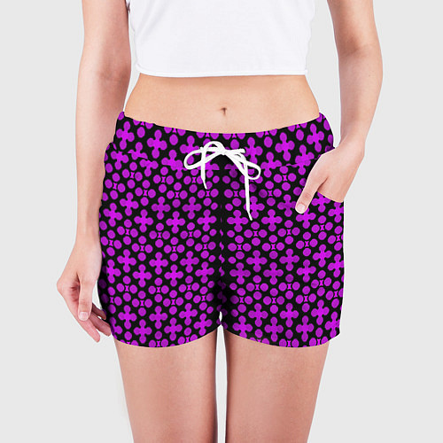Женские шорты Розовые четырёхлистники на чёрном фоне / 3D-принт – фото 3