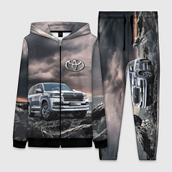 Женский костюм Toyota Land Cruiser 200 среди скал