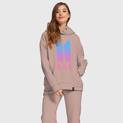 Женский костюм оверсайз BTS: Neon V, цвет: пыльно-розовый — фото 2