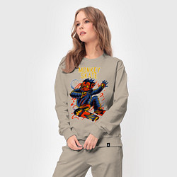 Костюм хлопковый женский Обезьяна космонавт на скейте, цвет: миндальный — фото 2
