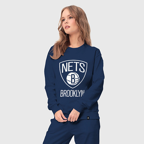 Женский костюм Бруклин Нетс логотип / Тёмно-синий – фото 3
