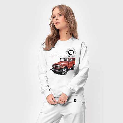 Женский костюм Toyota Land Cruiser Retro / Белый – фото 3