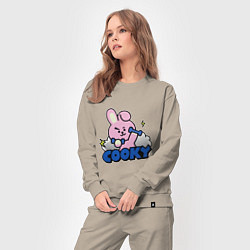 Костюм хлопковый женский Cooky BT21 Jungkook, цвет: миндальный — фото 2