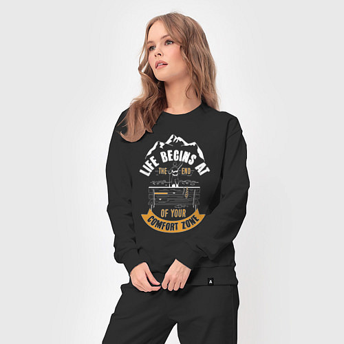 Женский костюм Life begins at the end of your comfort zone / Черный – фото 3