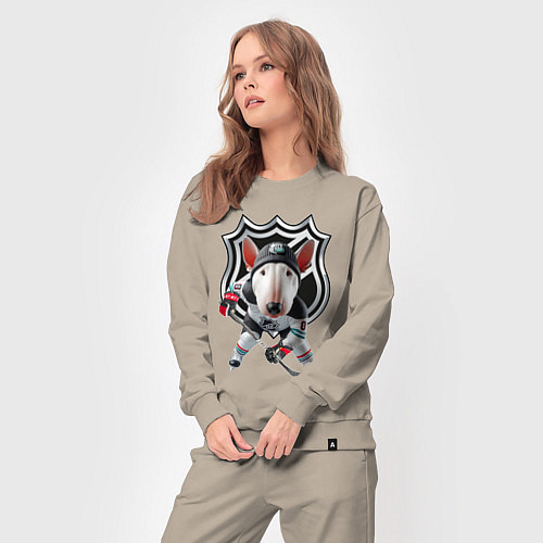 Женский костюм Bully is an NHL forward - ai art / Миндальный – фото 3