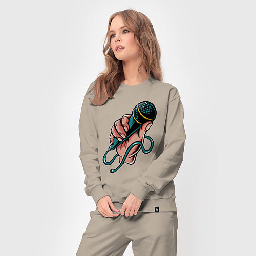 Женский костюм Микрофон в руке / Миндальный – фото 3