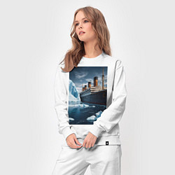 Костюм хлопковый женский Титаник плывет среди айсбергов, цвет: белый — фото 2