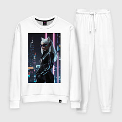 Костюм хлопковый женский Девушка с кошачьими ушами стоит на фоне небоскребо, цвет: белый