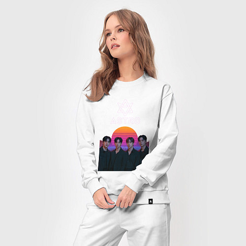 Женский костюм Astro retro / Белый – фото 3