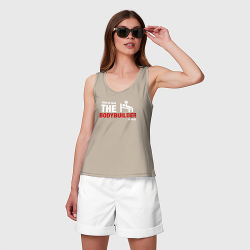 Женская майка Бодибилдер здесь / Миндальный – фото 3