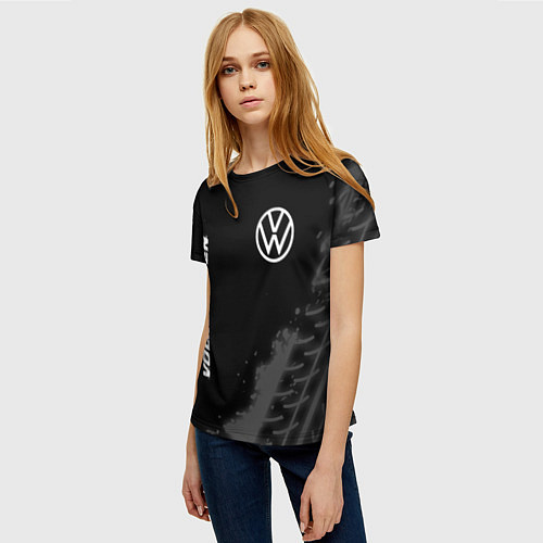 Женская футболка Volkswagen speed на темном фоне со следами шин: на / 3D-принт – фото 3