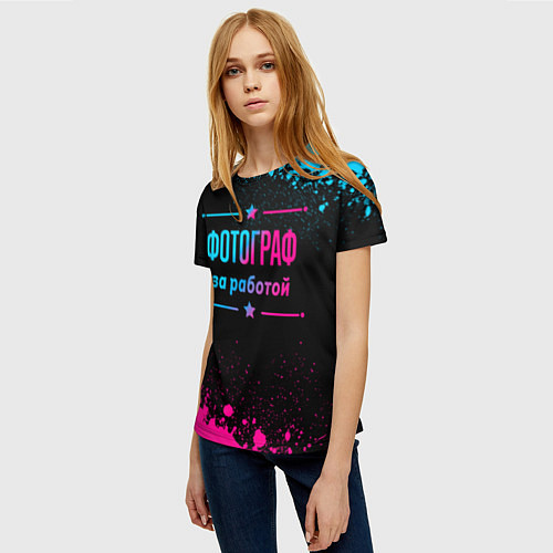 Женская футболка Фотограф за работой - неоновый градиент / 3D-принт – фото 3