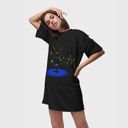 Женская длинная футболка Марионетка / 3D-принт – фото 3