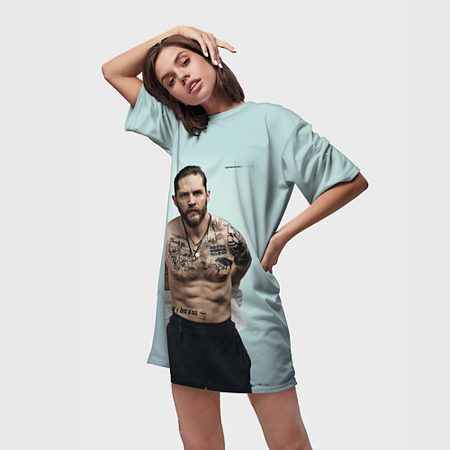 Женская длинная футболка Торс Тома Харди / 3D-принт – фото 3