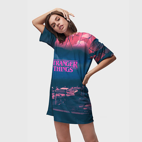Женская длинная футболка Stranger Things: Pink Heaven / 3D-принт – фото 3