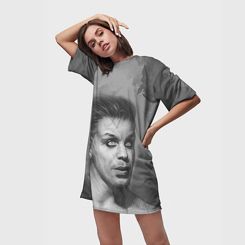 Женская длинная футболка Тилль Линдеманн РАМШТАЙН Z / 3D-принт – фото 3