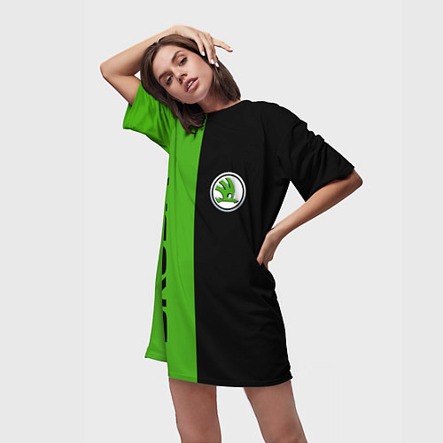Женская длинная футболка SKODA черно-зеленый / 3D-принт – фото 3
