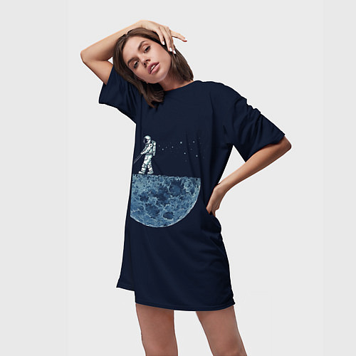 Женская длинная футболка Лунокосилка / 3D-принт – фото 3