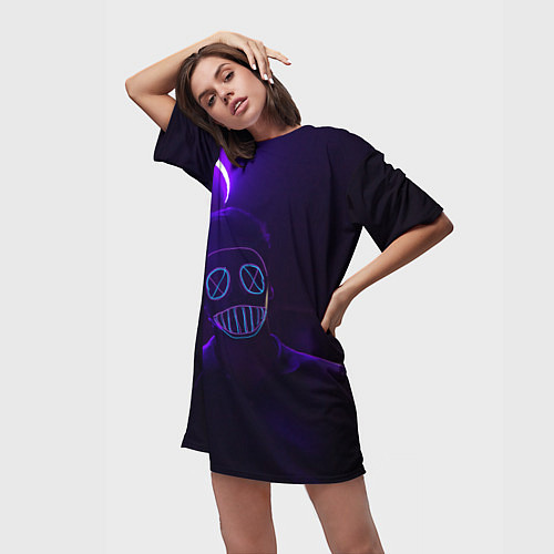 Женская длинная футболка Неоновый анонимус во тьме / 3D-принт – фото 3