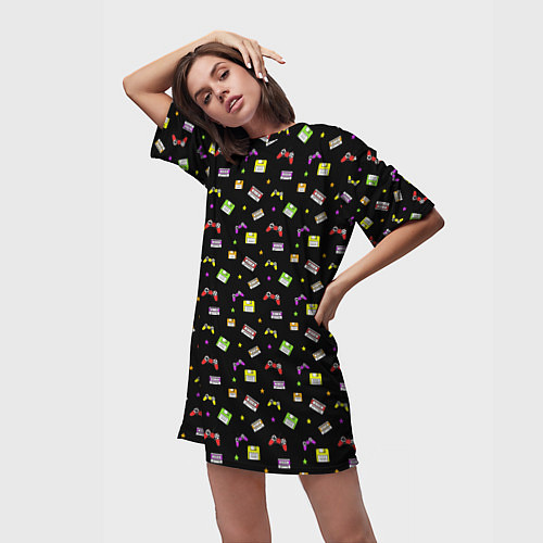 Женская длинная футболка 90s pattern on black / 3D-принт – фото 3