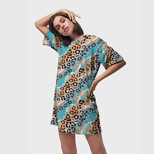 Женская длинная футболка Леопардовый узор на синих, бежевых диагональных по / 3D-принт – фото 3