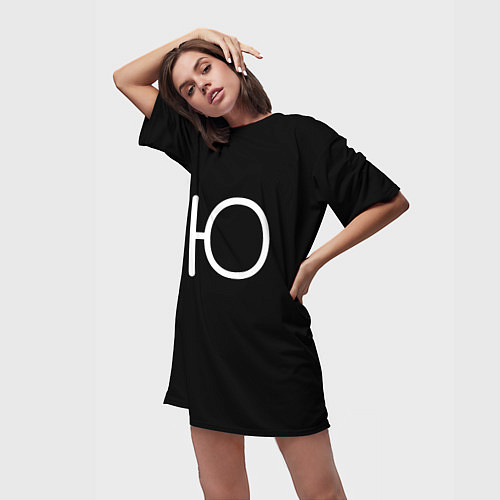 Женская длинная футболка Буква Ю на черном фоне / 3D-принт – фото 3