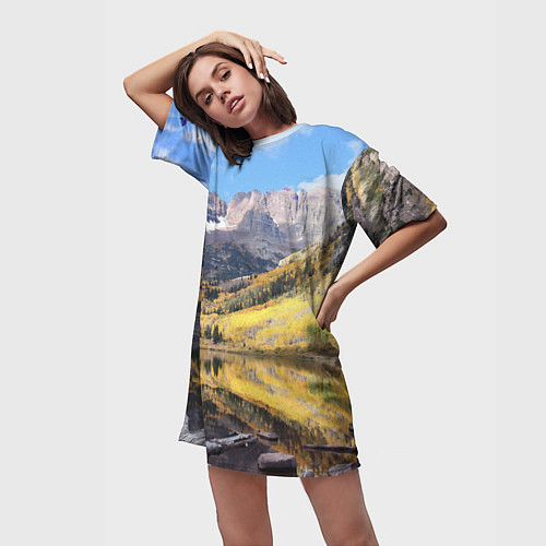 Женская длинная футболка Красивая река между гор / 3D-принт – фото 3